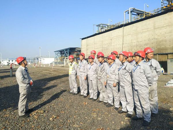 专门对施工人员进行现场培训和注意安全事项