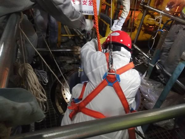 石油化工储罐干冰清洗现场
